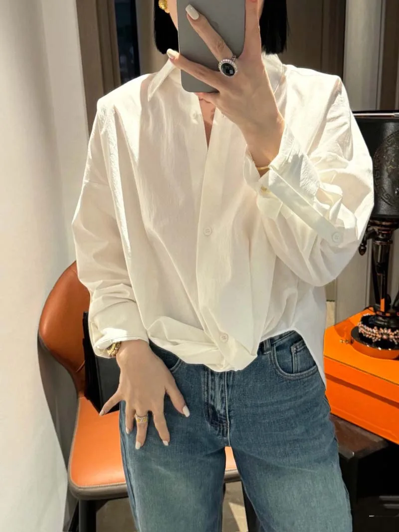 Small niche design women's shirt fashionable and trendy loose casual hem twisted white shirt base shirt