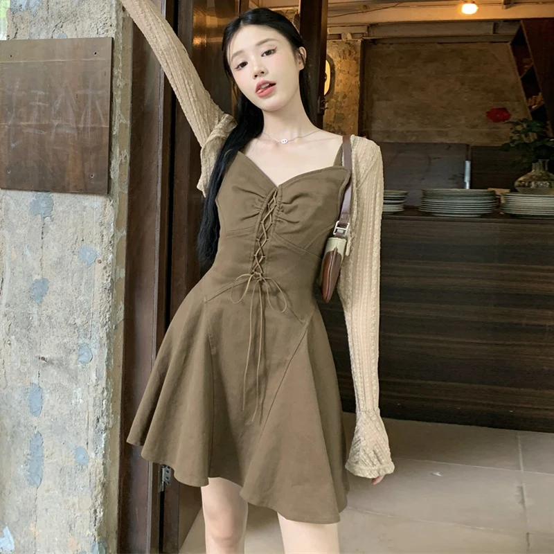 

Летняя женская одежда больших размеров: стройнящий кардиган с поясом и юбка А-силуэта, скрывающая недостатки фигуры, омолаживающий эффект, повседневный стиль