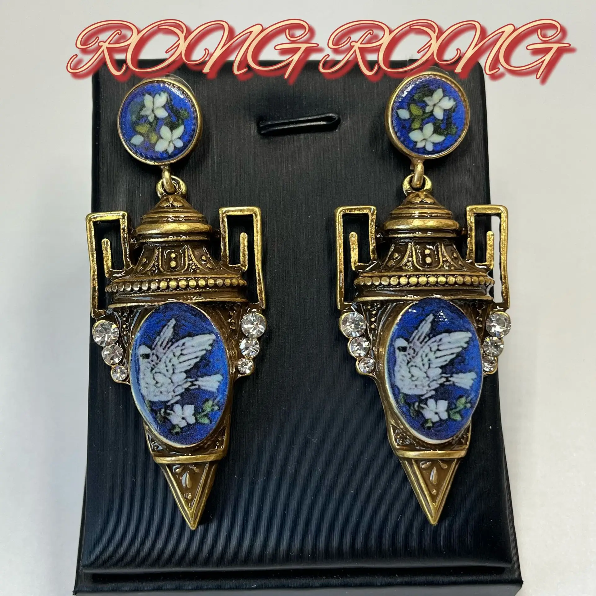 Medieval Western Antiques, Heavy-duty Old Pigeon Earrings, European and American Brooches, Retro Court Style Exaggerated Earring