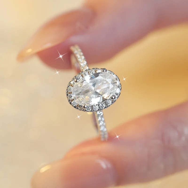 

Женское кольцо Grand Ring с муассанитом 2 карата из платины PT950 - Элегантное и смелое свадебное кольцо в форме голубиного яйца