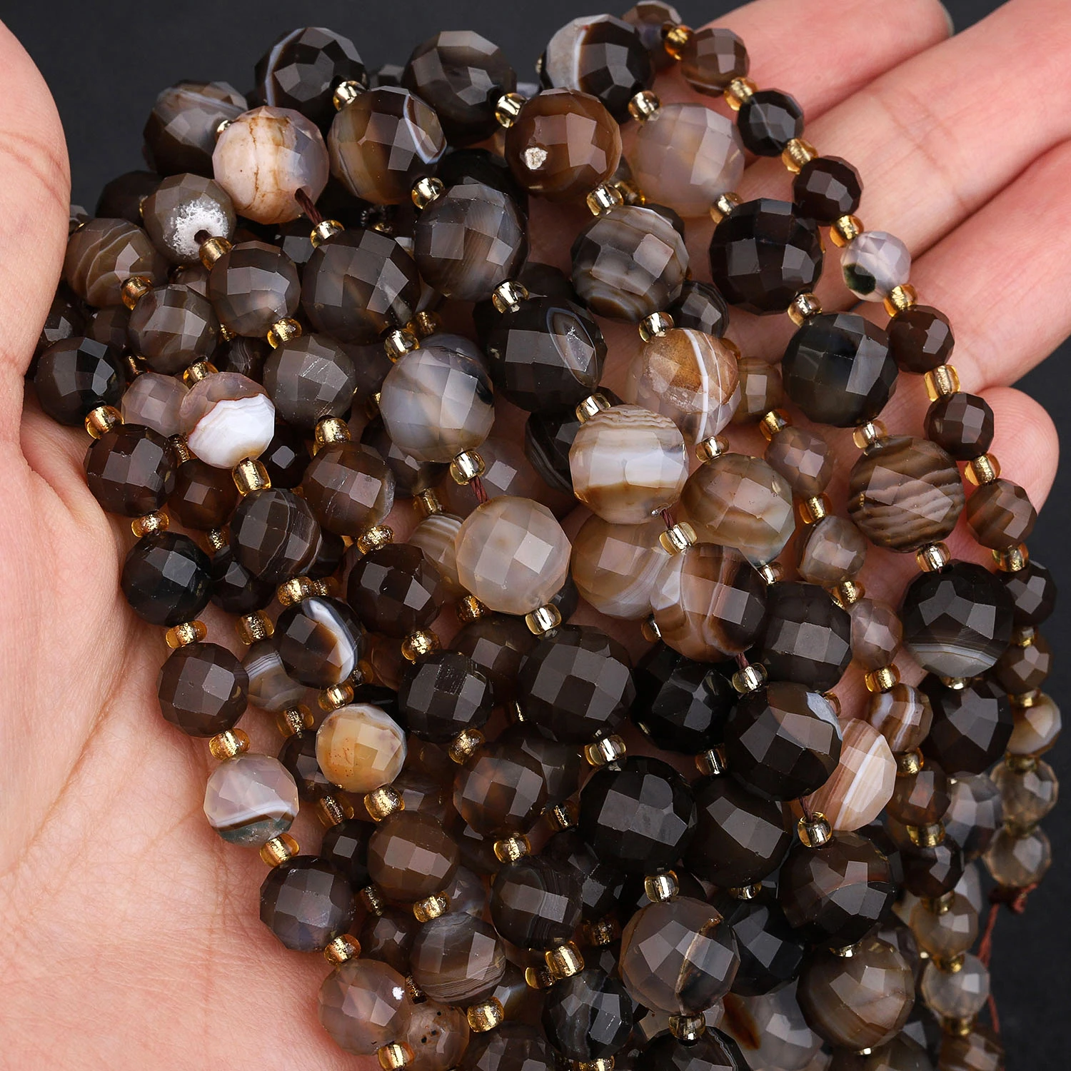 5,5-10mm Facettierte Naturstein-Kaffee-Achat-Perlen Runde Abstandsperlen für Schmuckherstellung DIY Energie-Charms Halsketten Armbänder