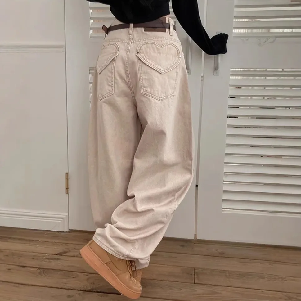 

Женские джинсы 2026: Новинка весны, корейская версия, повседневные, универсальные, с карманами в форме сердца, широкие прямые джинсы из денима