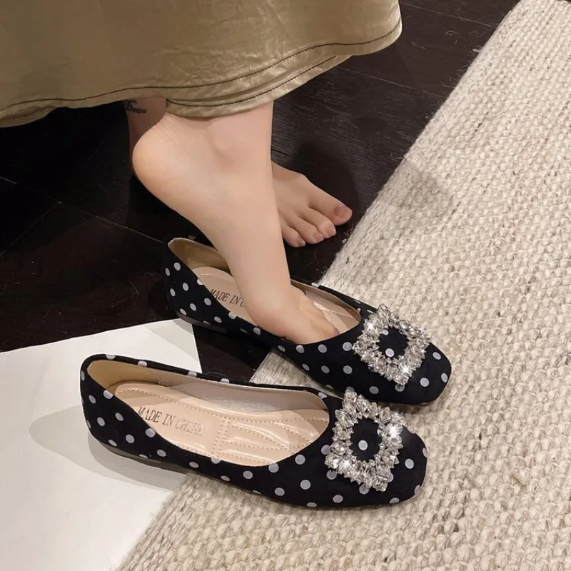 

Soft-soled Comfortable Plus Size Shallow-mouthed Low-heeled Shoes Women's Spring and Autumn New Rhinestone Temperament Flat Shoe