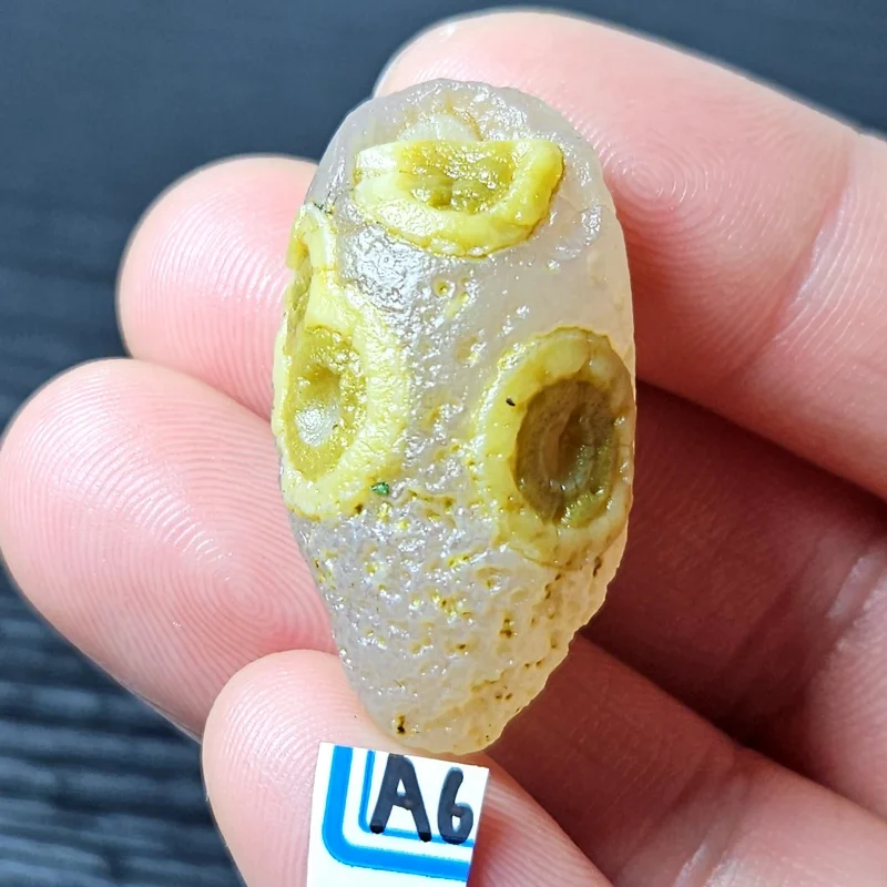 Natural Moroccan agate chrysanthemum shape mineral specimen Crystal healing office desktop decoration