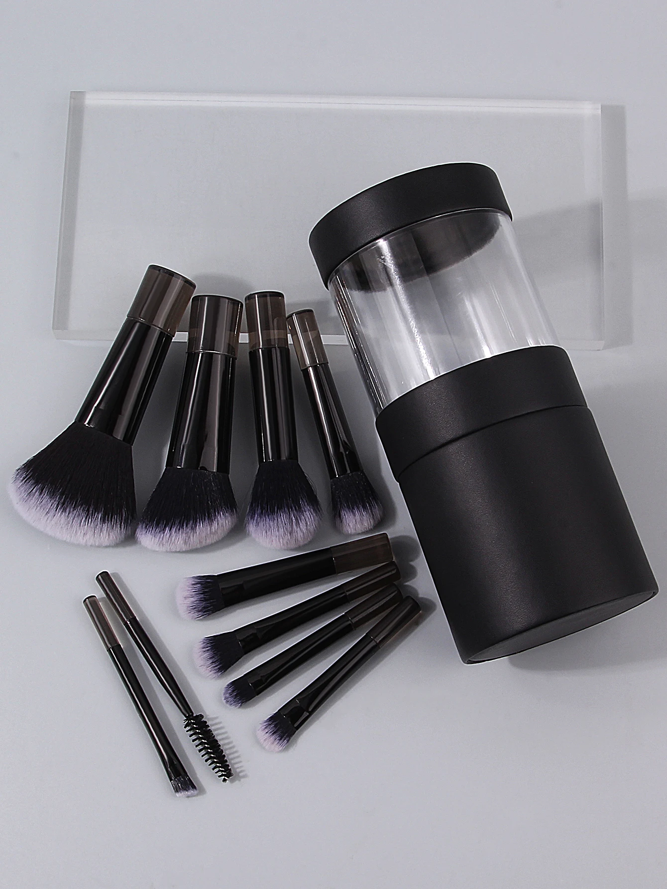 Portable 10pcs mini makeup brush with storage bucket, soft bristle powder, blush, conture, eyeshadow, eyelash and eyeliner brush