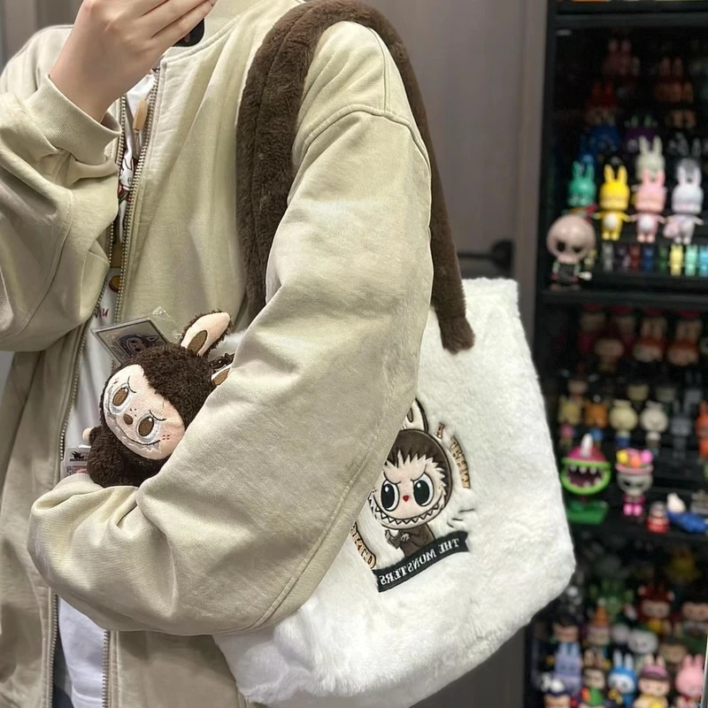 Hot Labubu กระเป๋าการ์ตูนเย็บปักถักร้อย Soft Plush Tote กระเป๋านักช้อปกระเป๋าไหล่กระเป๋าผู้หญิงน่ารักของขวัญวันเกิดไม่มีจี้