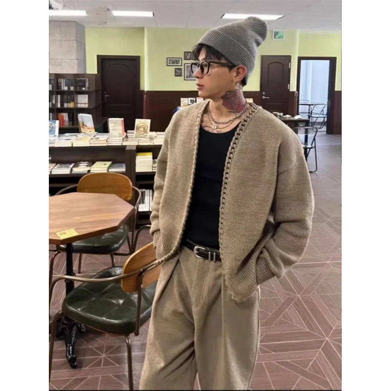 

2025 Spring and Autumn V-neck knitted cardigan for both men and women, retro casual light luxury pure handcrafted sweater