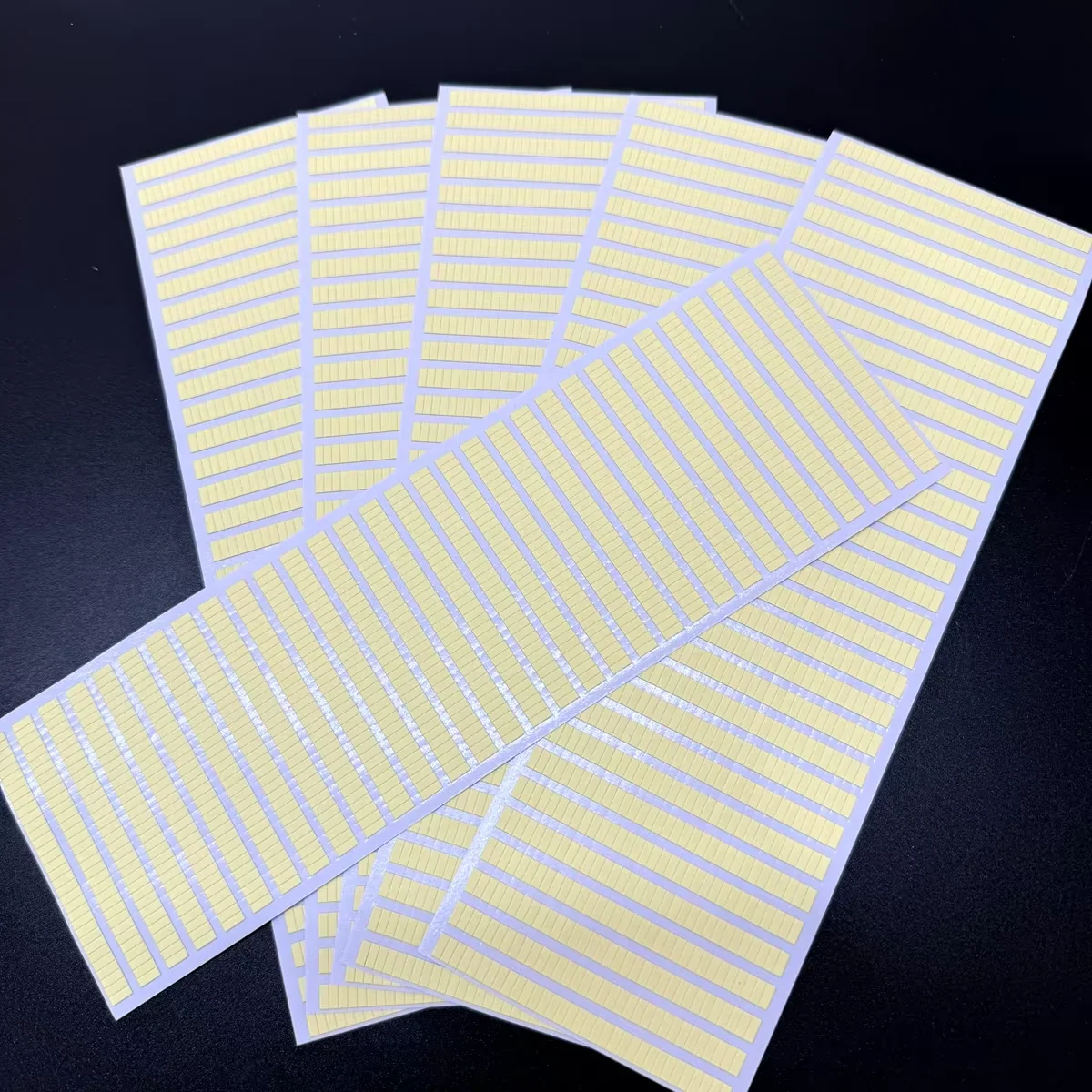 Doppelseitiges Klebeband zum Befestigen von Zifferblättern und zur Reparatur von Uhrwerksteilen für Uhrmacher, Uhrenzubehör. – Detail 2