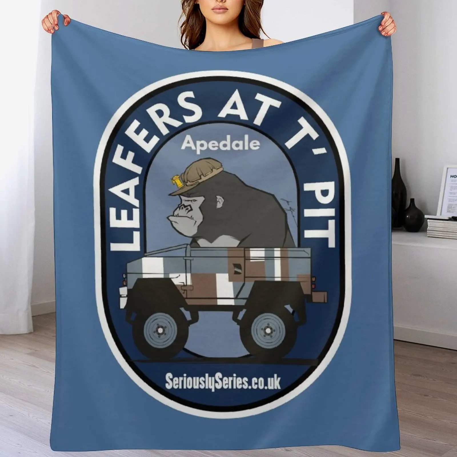 

LATP 2022 Oval - Gorilla Throw Blanket Compact Warm Blanket for Car Road Trip