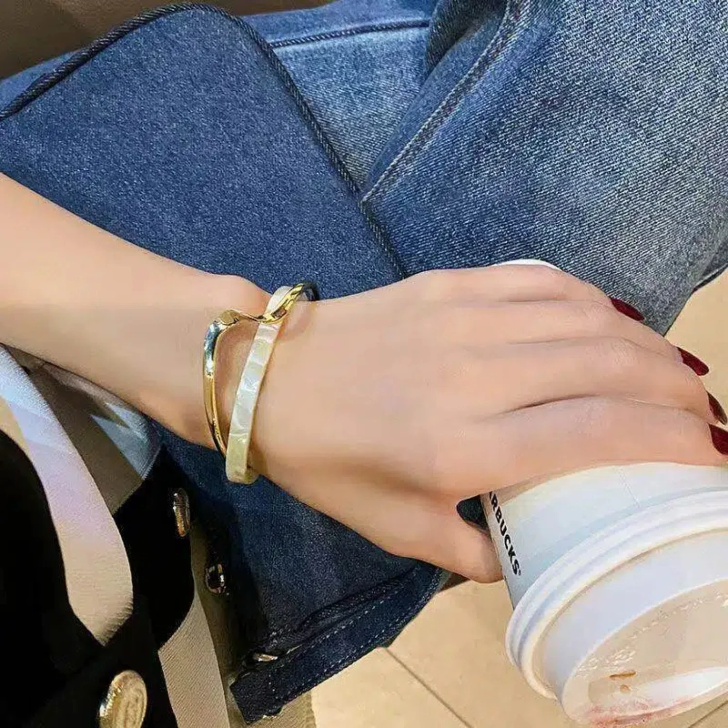 

Cross-border resin wave bangle, niche unique irregular bracelet, trendy light luxury high-end women's hand jewelry