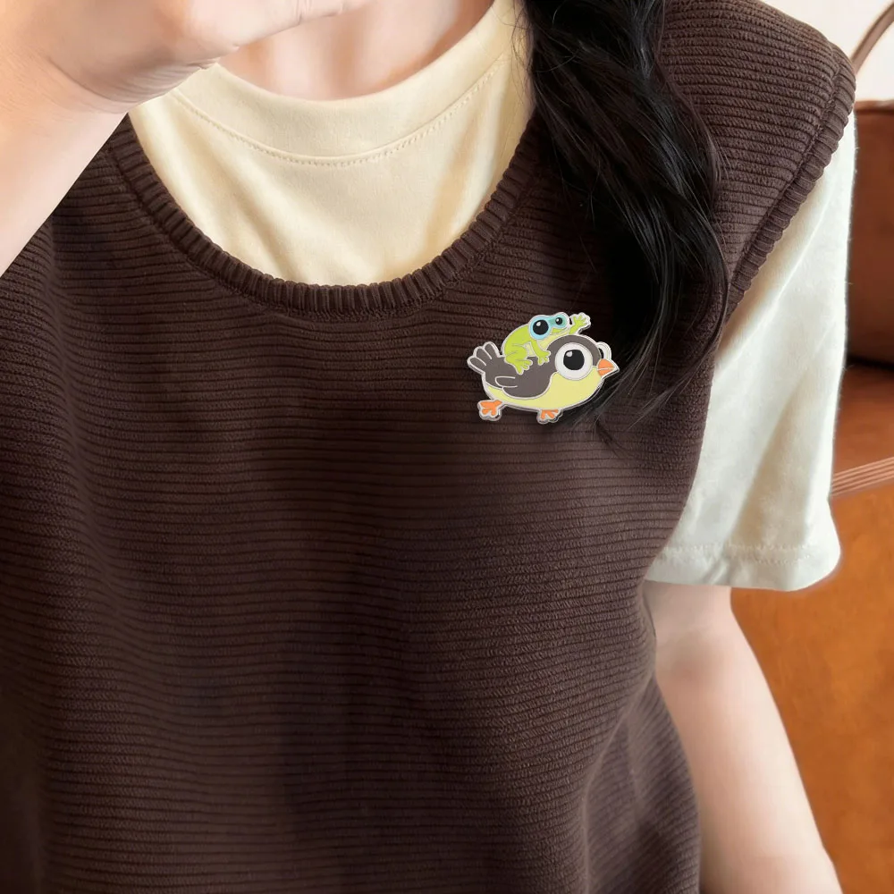 Niedliche Frosch auf Vogel reitende Emaille-Pins Kawaii Tier Frosch mit Fernglas Broschen Lustige Cartoon-Abzeichen Rucksack Anstecknadel Schmuck Geschenk – Detail 6