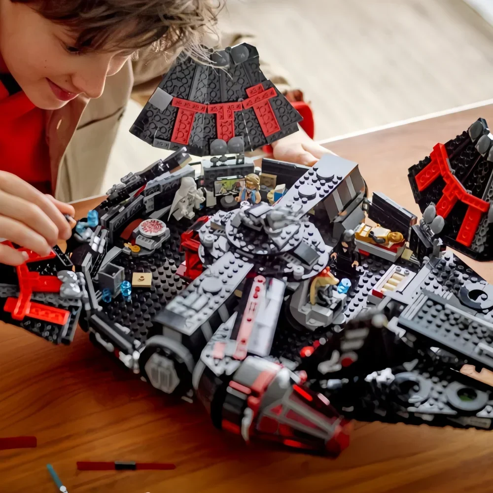 Blocs de construction de vaisseau spatial du film Space War The Dark Falcon, 1579 pièces, avec 6 figurines, briques à assembler, jouet cadeau pour Fan adulte