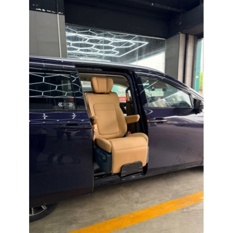 

Suitable Trumpchi E8 Vehicle Elderly Disabled People, Welfare Version With Rotating And Adjustable Seats For