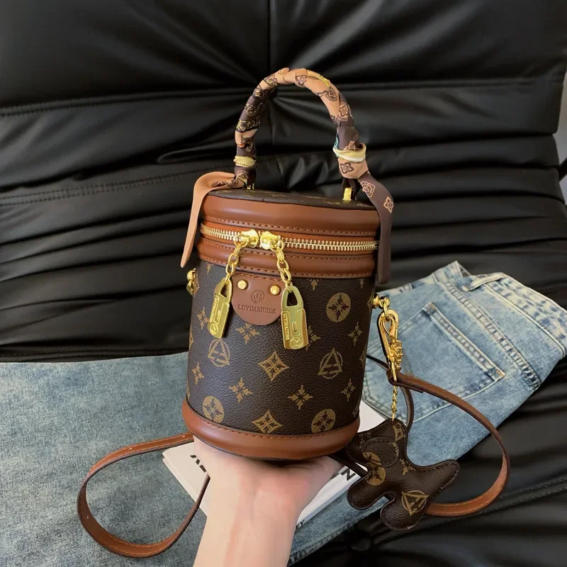 

Designer brand cylinder Small women's new fashion senior cylindrical one-shoulder bucket crossbody bag
