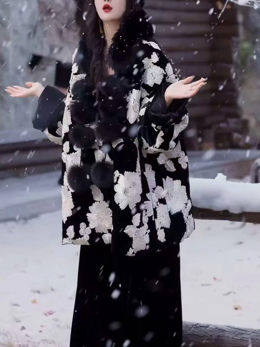 New Chinese Style Thickened Cotton Jacket with Embroidery Loose Fit Fashionable Winter Outerwear for Women Commute Style
