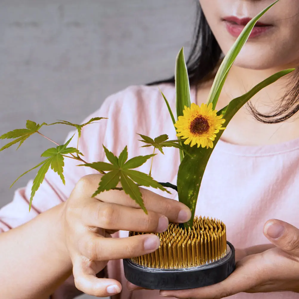 

Copper Needle Flower Arrangement Holder Fixation Base Floral Fixation Tool Plant Flower Arranging Accessories Pin Bracket