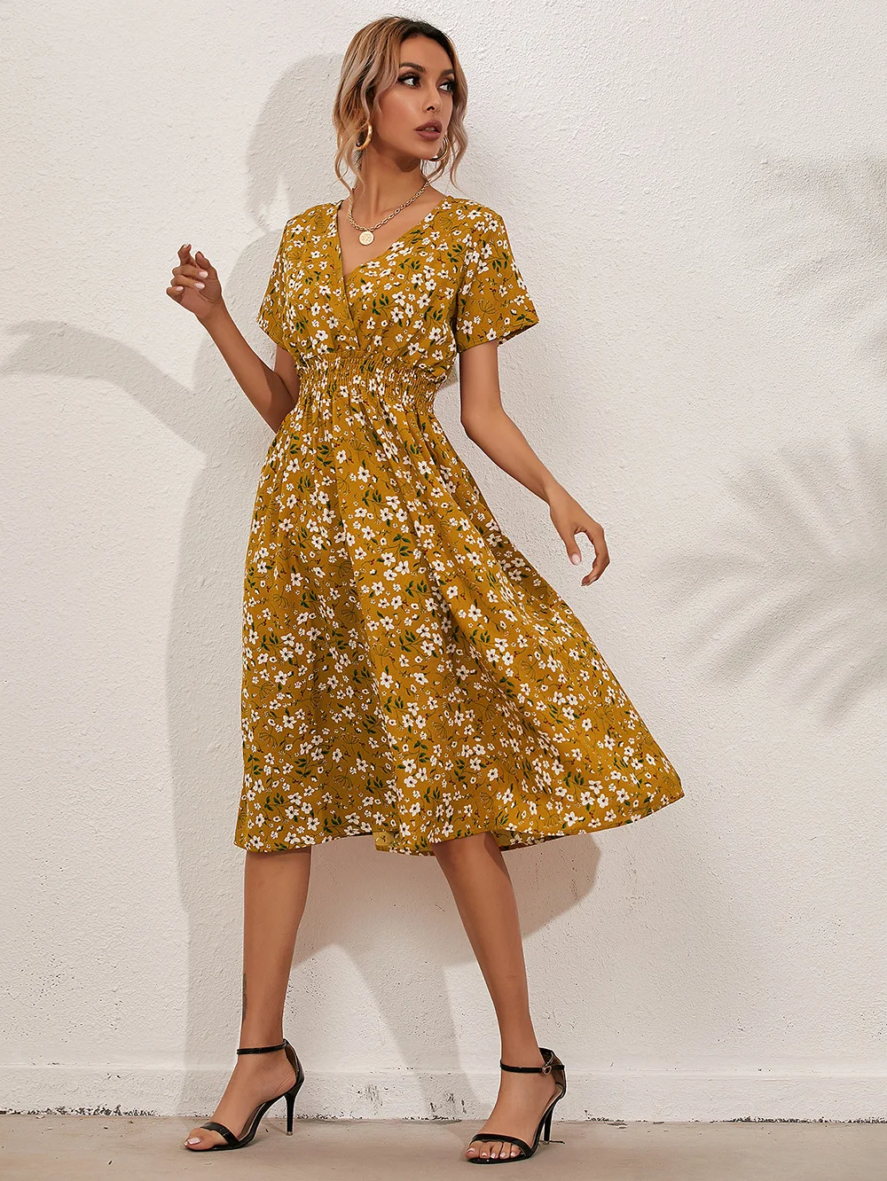 Vestido largo de Chifón con estampado Floral para verano, traje Retro informal de manga corta con cuello en V, color amarillo y rojo, 2023