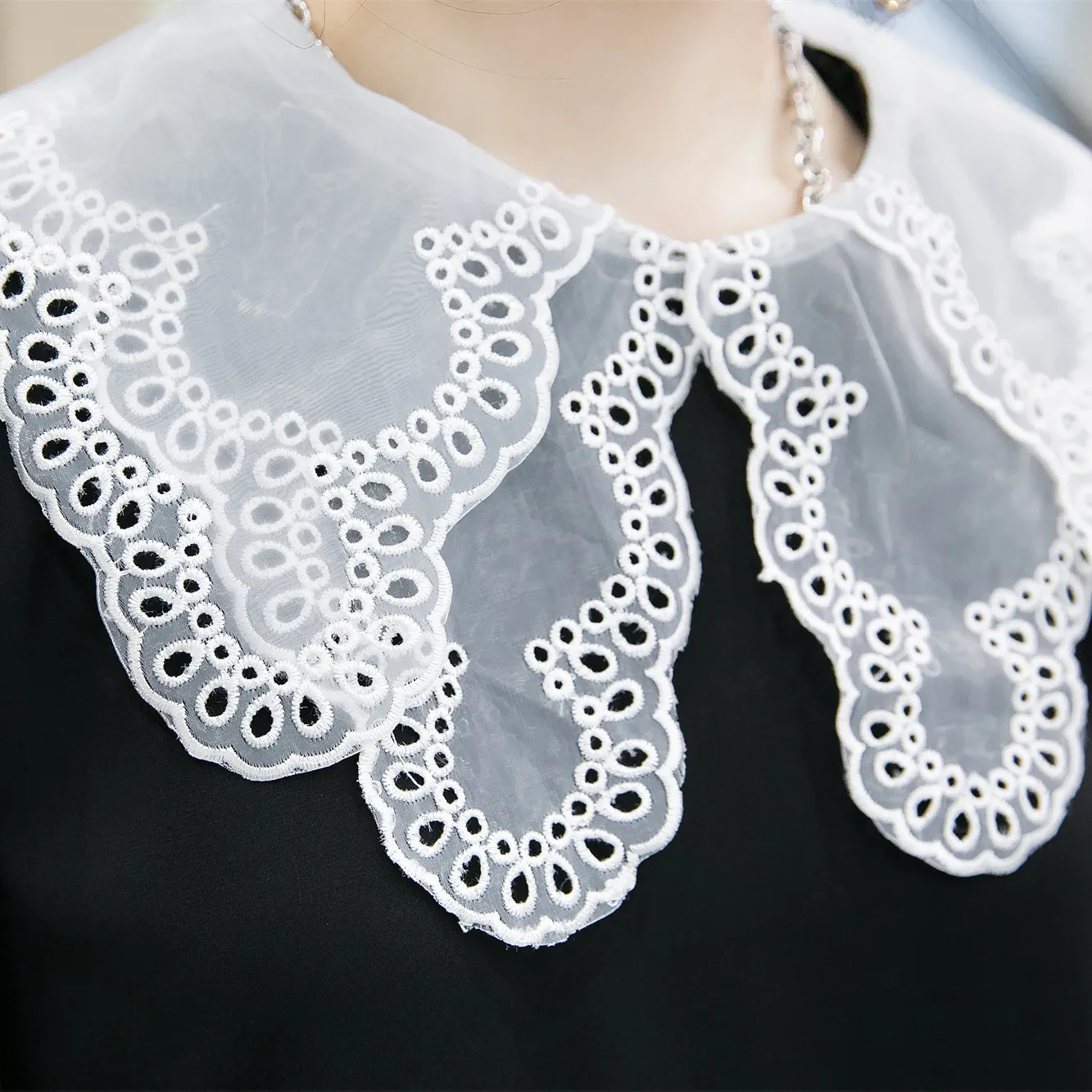 

Linbaiway 2023 Vintage Detachable Lapel Fake Collar Lace Hollow Lapel Down False Collar Half Shirt Blouse Tops Clothes Decor