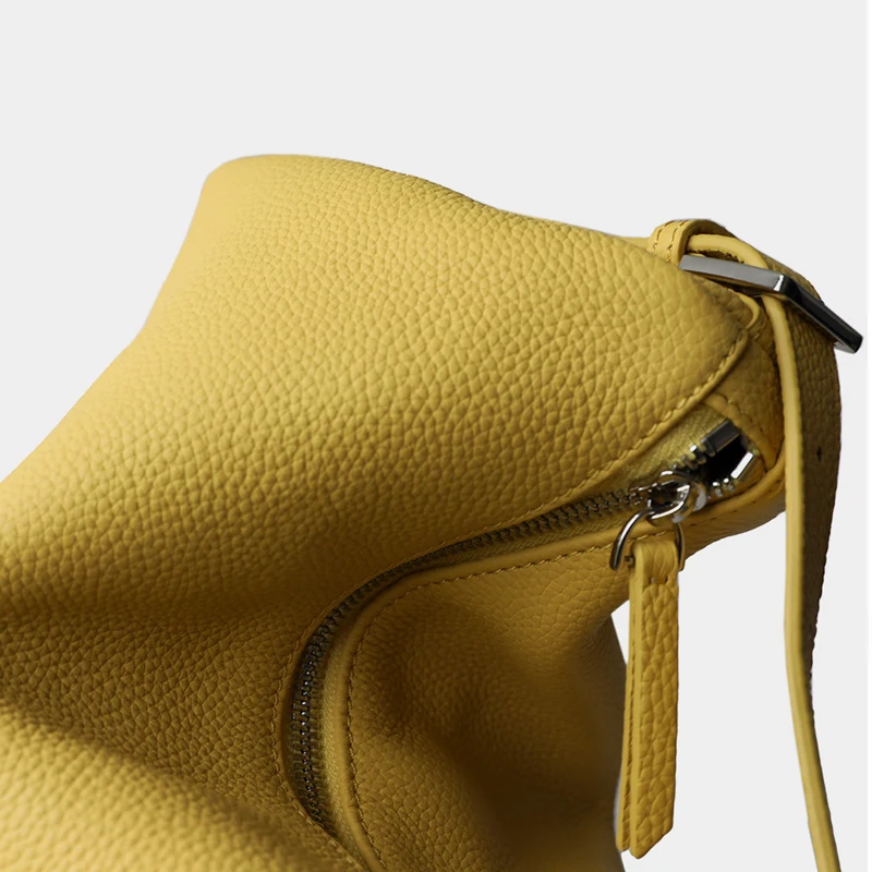 أحرف مخصصة مخصصة مجانية حقائب وسادة جلدية مخصصة للنساء حقائب مصممة مصممة ومحافظ 2025 جديدة في جلد البقر الطبيعي دخن القفل الصغير كيس الكتف الإبط الصغير جودة عالية ًالشحن مجانا وصول الشحن السريع #6