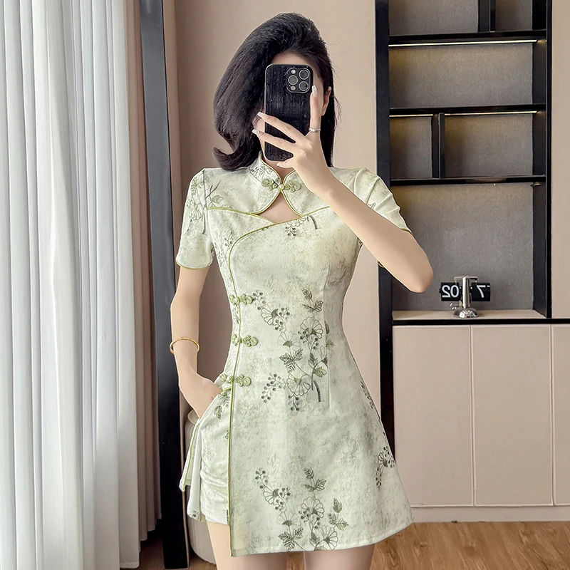 Thumbnail 3 - #8 Compare Cheongsams Before You Buy