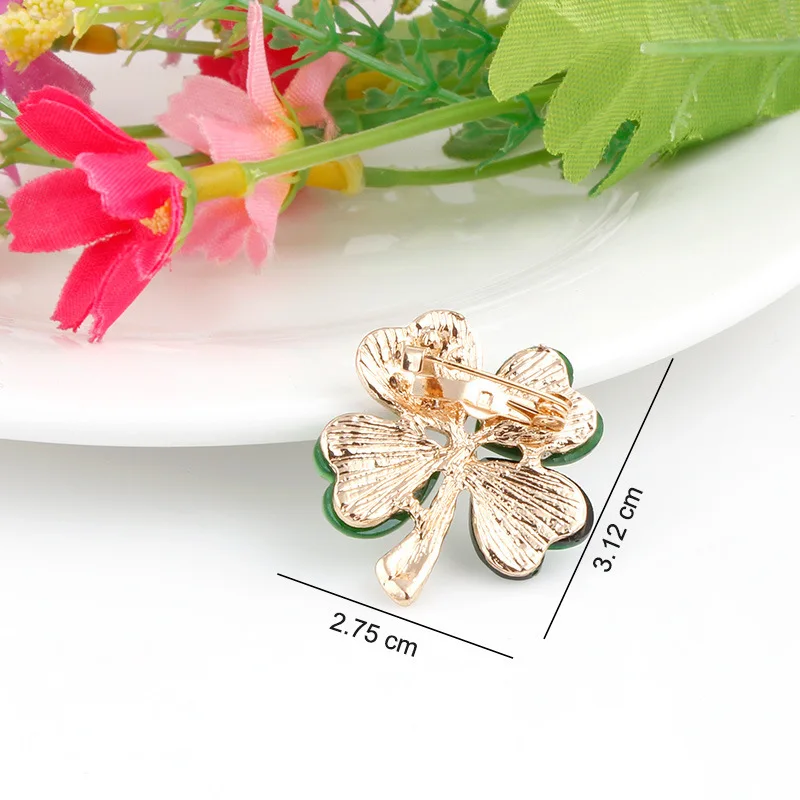 Korean Version Creative New Four-leaf Clover Brooch Gold-plated Lapel Pin Ladies Dress Jacket Decoration Jewelry Accessories