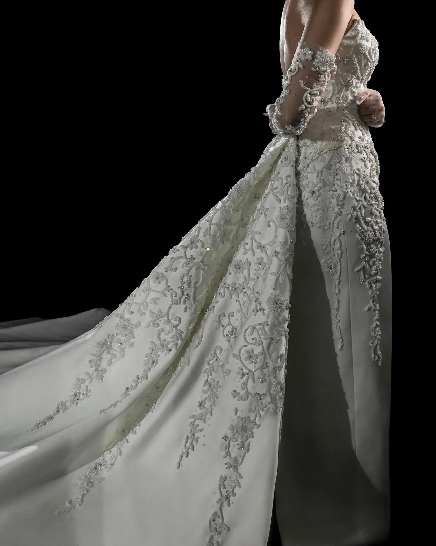 Vintage Spitze Mantel Brautkleid Elegante trägerlose Applikationen Brautkleid mit abnehmbarer Schleppe Maßgeschneiderte Vestidos de Novia