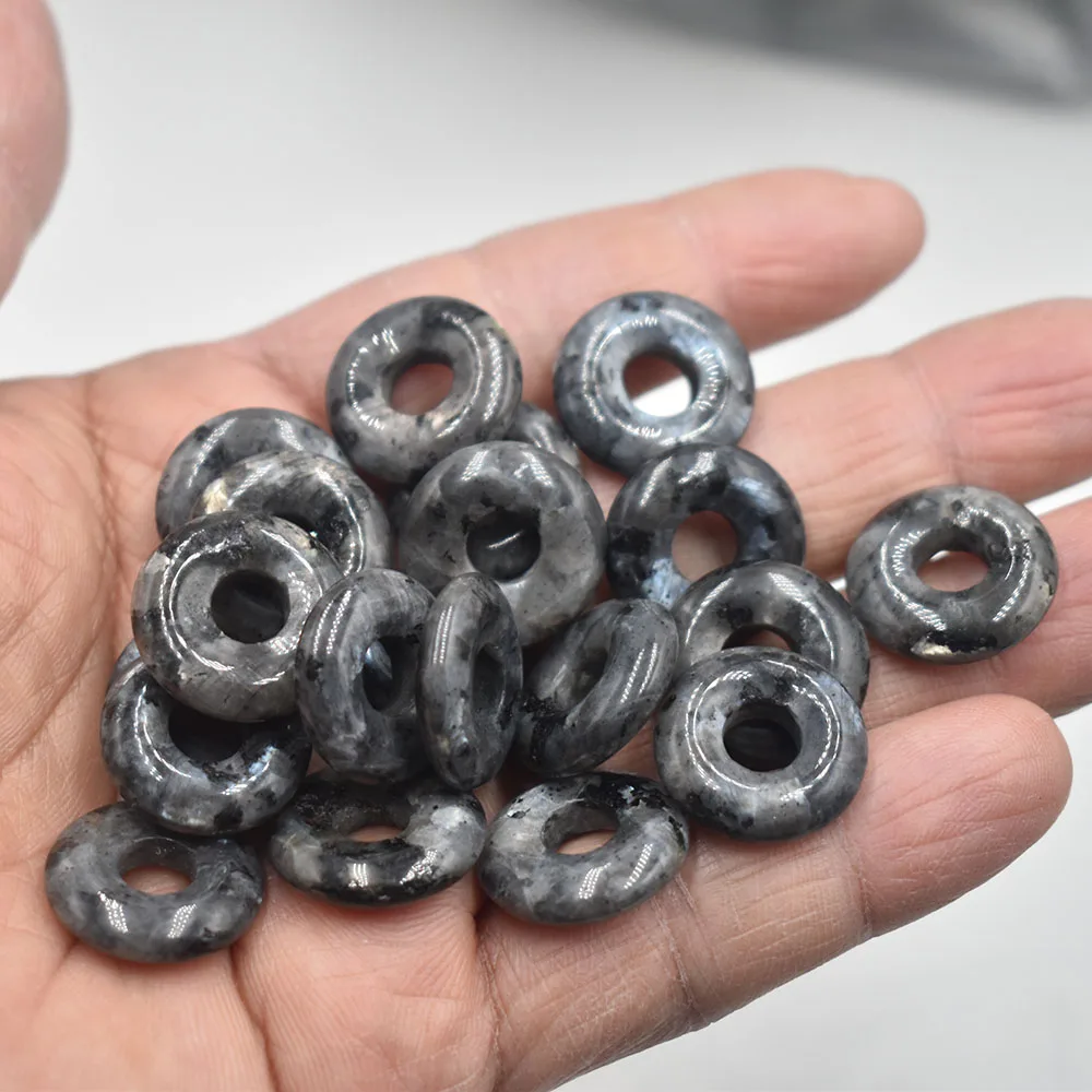 Modische, hochwertige, sortierte Naturstein-Gogo-Donut-Anhänger, Perlen 18mm für Schmuckherstellung, Großhandel 12 Stück/Los, kostenlos. – Detail 18
