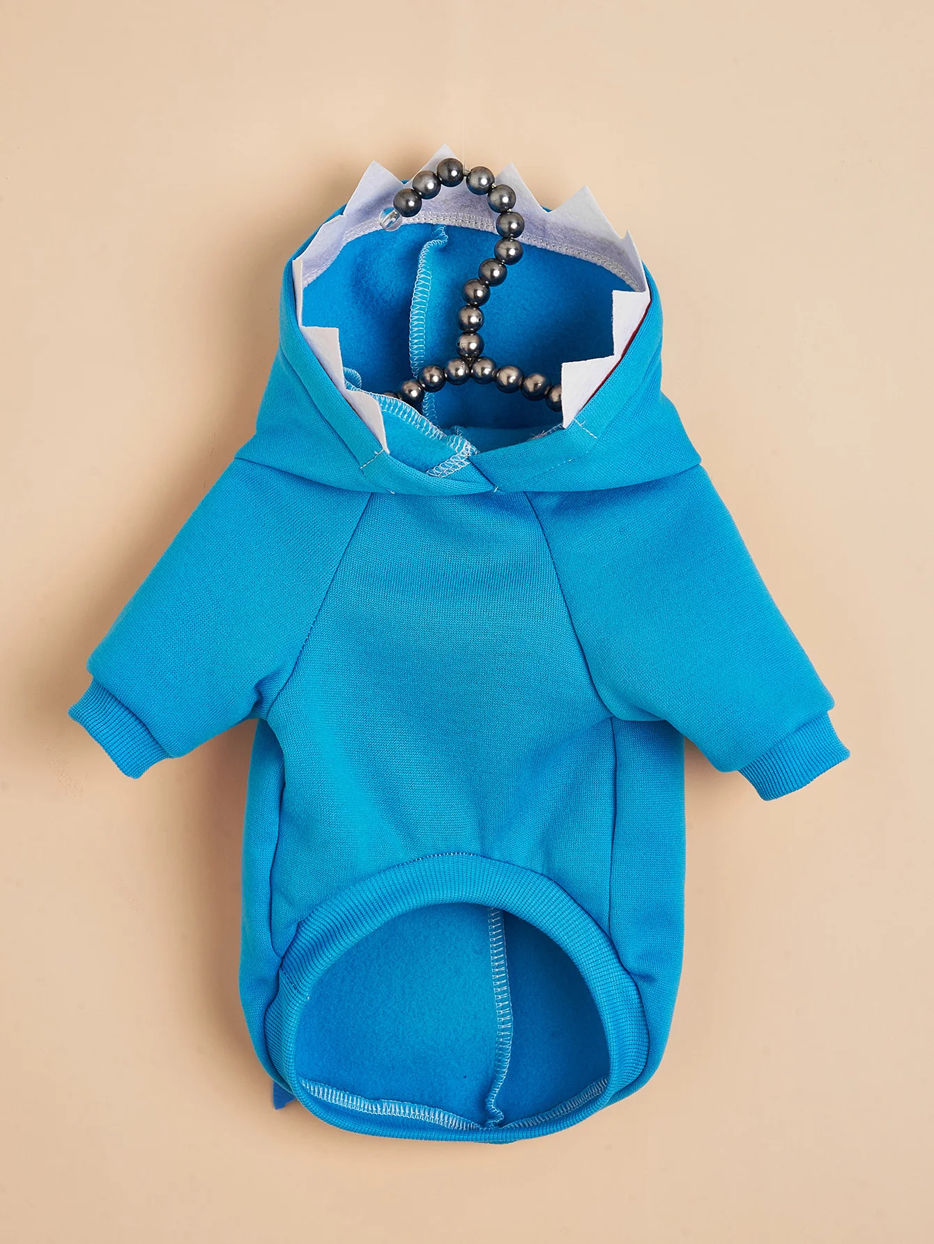 Pet clothes: Dog and cat hooded sweatshirt with velvet Warm and comfortable, shark shape is unique and fashionable, simple and g