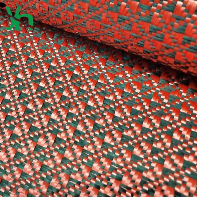 قماش من ألياف الكربون عالي القوة 3K 240GSM باللون الأحمر والأسود لقطع غيار السيارات والفضاء والحرف اليدوية