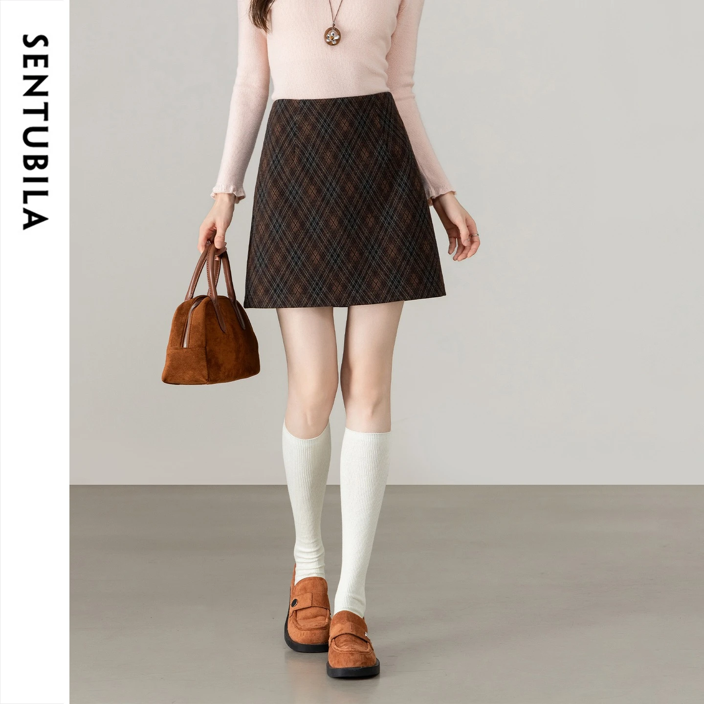 SENTUBILA Women's Mini Skirt Autumn Winter High Waist A Line Vintage Plaid 2026 Fleece Lined Warm Slim Commuting Skirt Q64QA9135