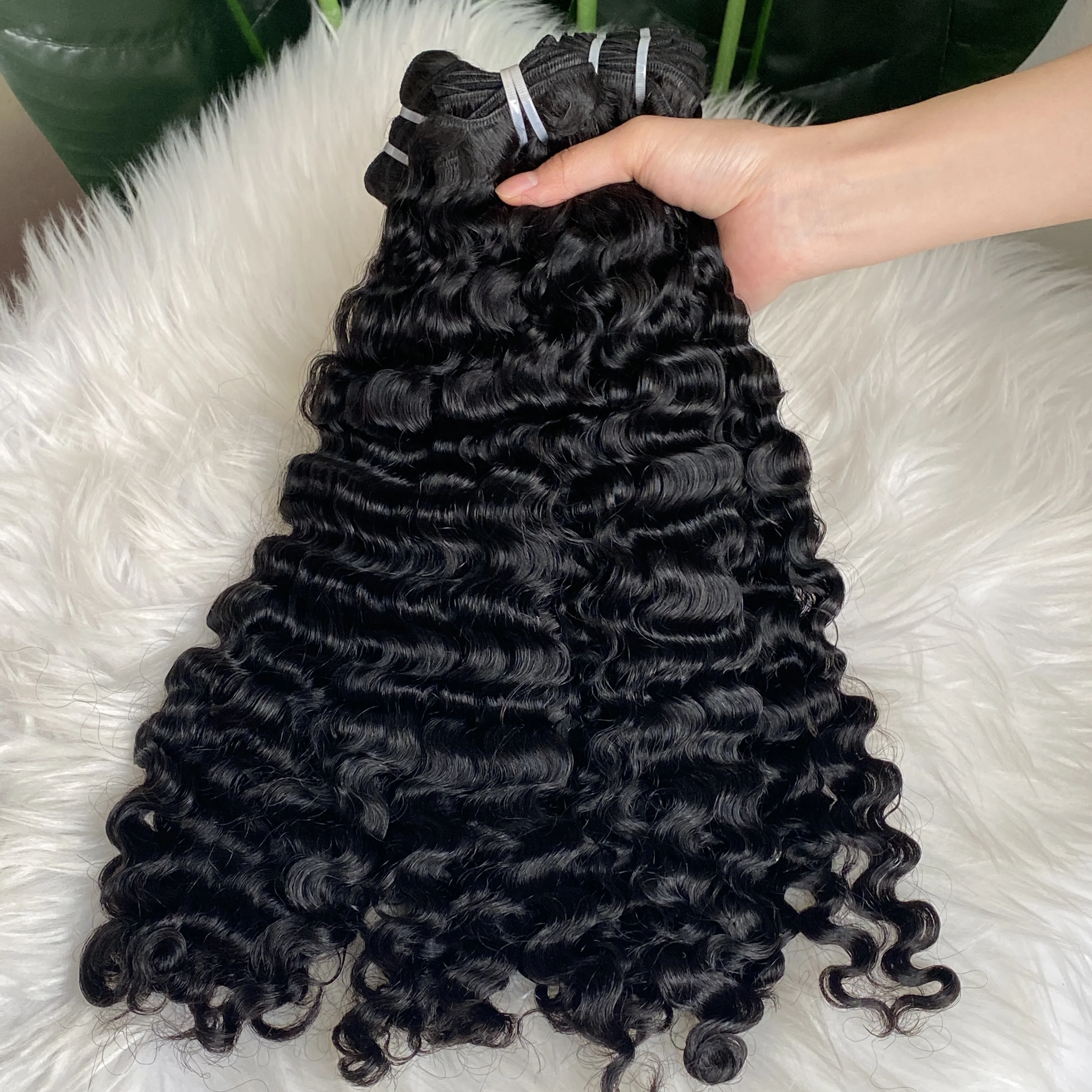 

Натуральные черные пучки волос Burmese Curl из необработанных человеческих волос, около 100 г.