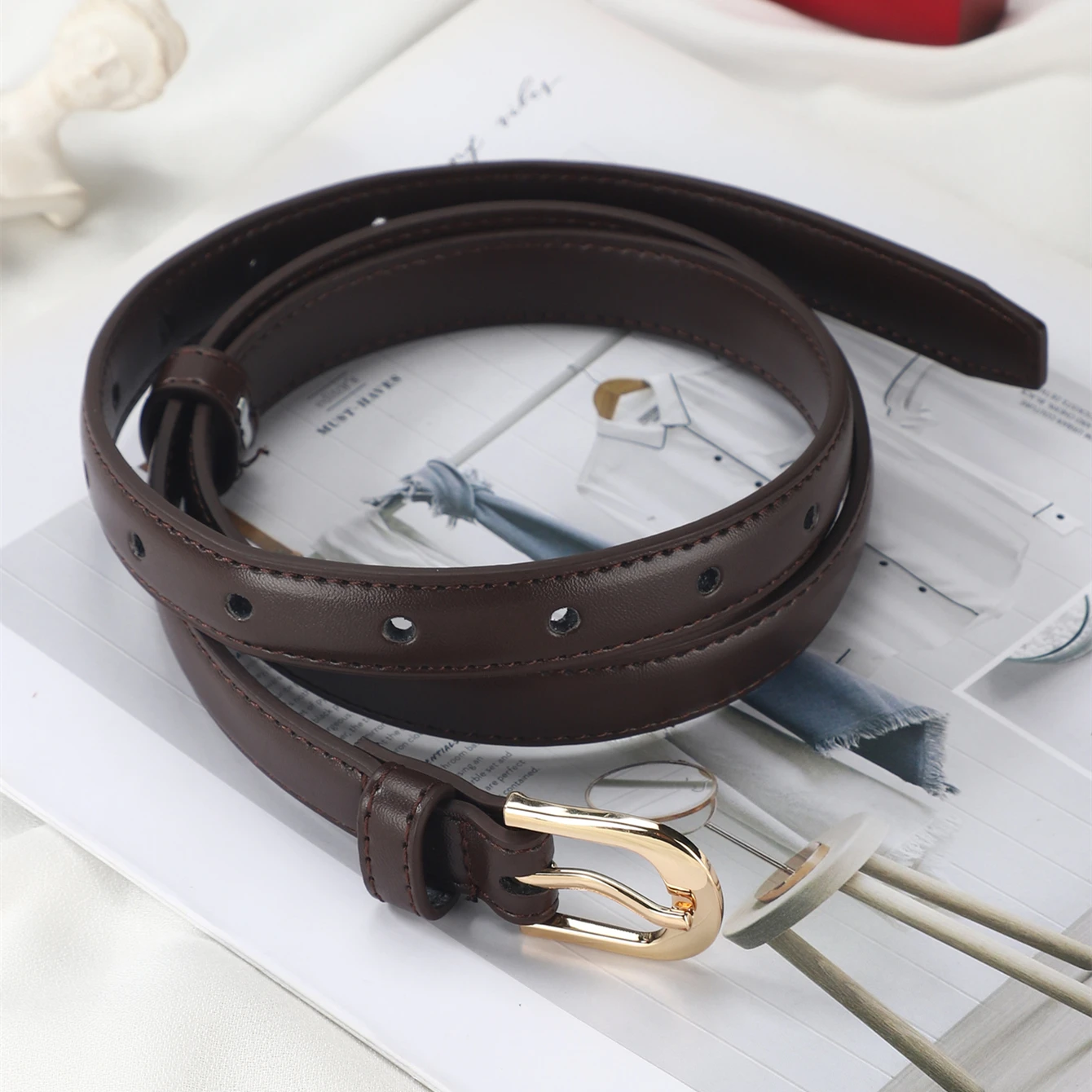 A dress ladies brown pin buckle belt fashion casual tie-in thin belt with dress casual belt for daily commuting