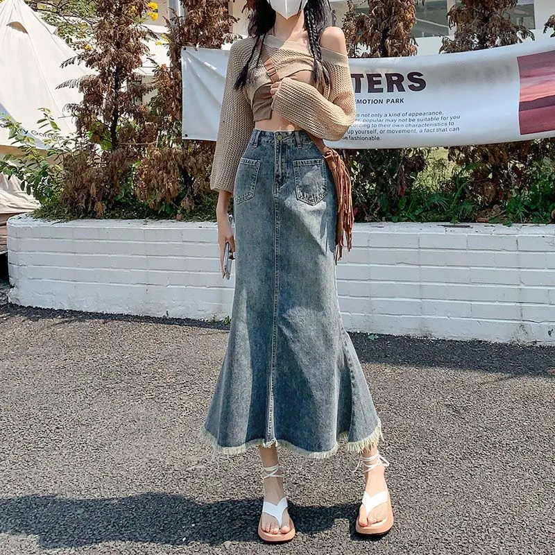 

Women's mid-length high-end versatile fishtail skirt2024High-waisted denim skirt in vintage blue for petite figures to appear ta