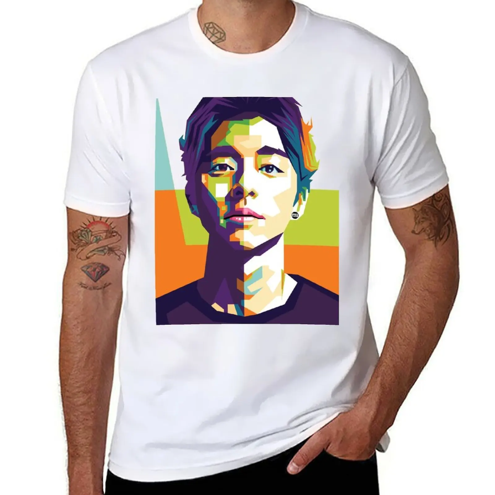 

Gong Yoo in Pop Art Design T-Shirt man t shirts graphic graphic t shirts for man T-Shirt