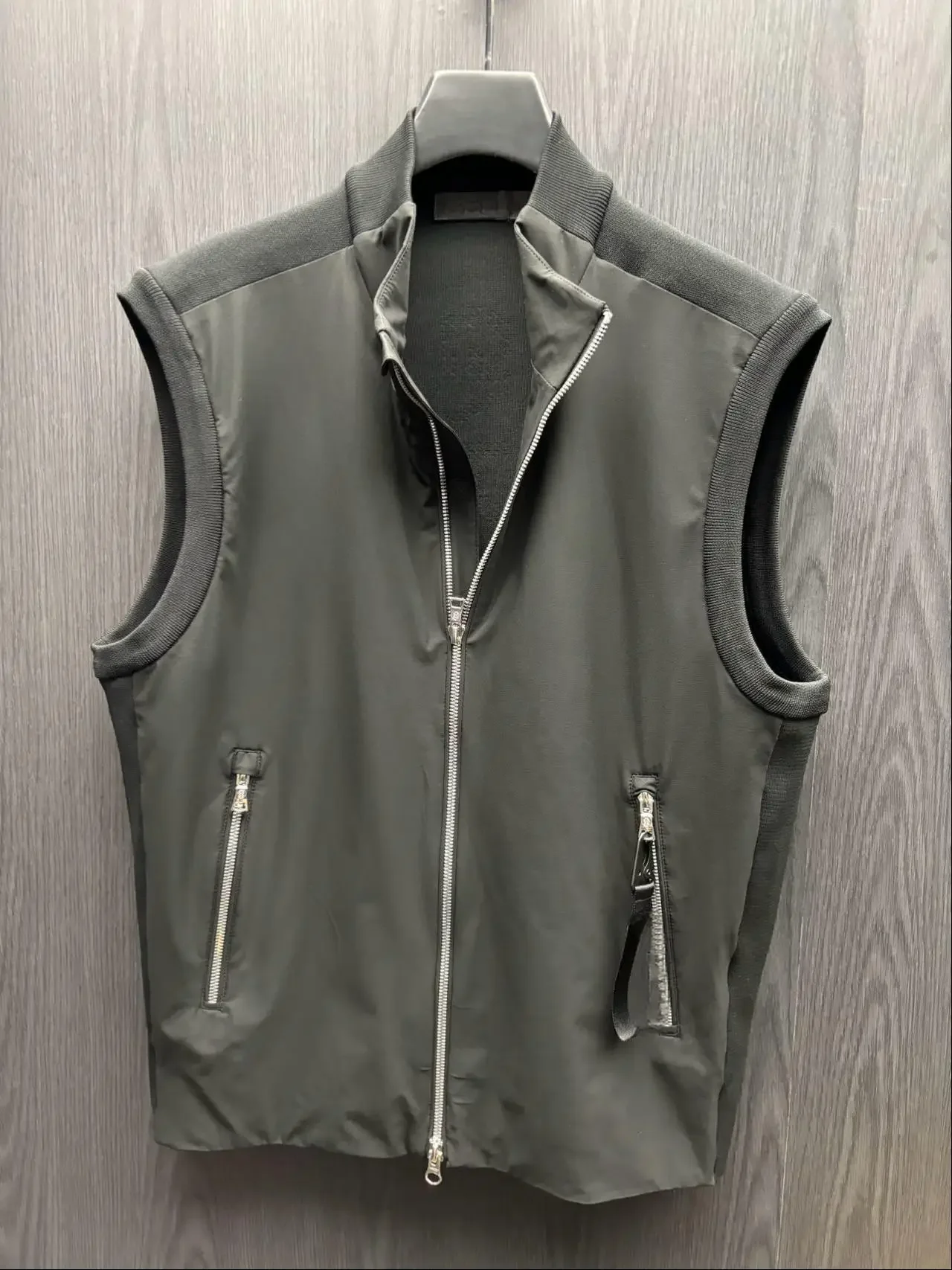 Wind Resistant Knit Spliced Men Golf Vest Full Zipper Sleeveless Top Casual Golf Sports Waistcoat