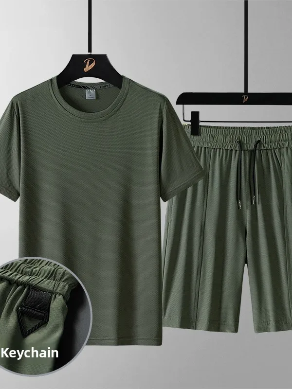 

Мужской спортивный комплект из ледяного шелка, новинка 2025 года, летний, быстросохнущий, дышащий, футболка и шорты, комплект из двух предметов, цветной, для любого типа фигуры