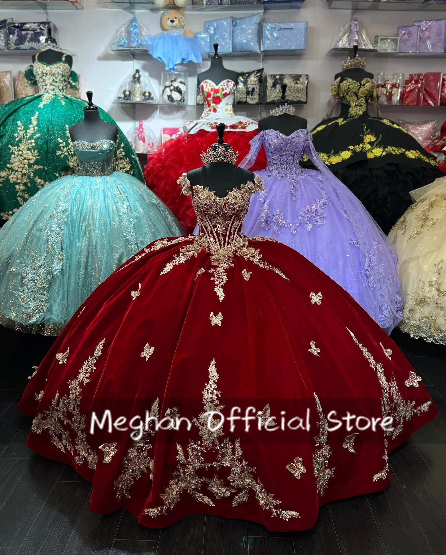 

Mexico Princess Red Sweetheart Ball Gown Quinceanera Dresses For Girls Beaded 3D Flowers Appliques Birthday Party Gowns Lace Up