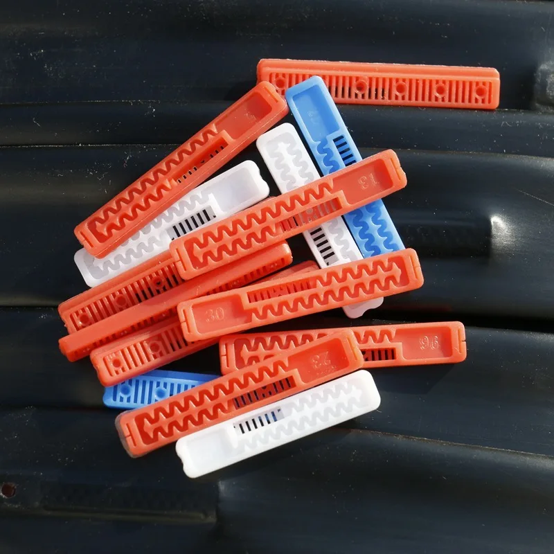 2025年農業用農地点滴灌漑システム完全キット　インナーフラットエミッター　穴あきレイフラットホース点滴テープ