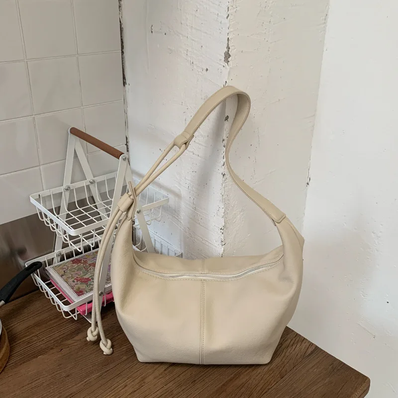 

Новая женская простая сумка-хобо большой вместимости, повседневная сумка через плечо, модная, удобная и универсальная текстурированная сумка-кроссбоди, простая сумка-тоут