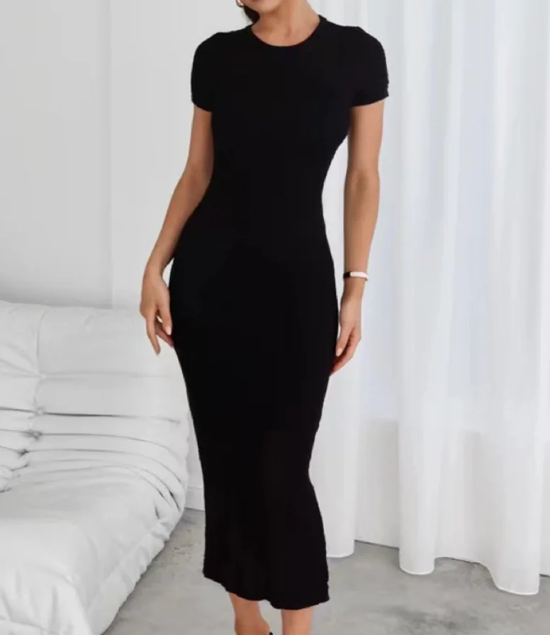 Robe élégante et à la mode pour femmes, manches courtes, couvrant les hanches, style européen et américain populaire, peut être portée en toutes saisons