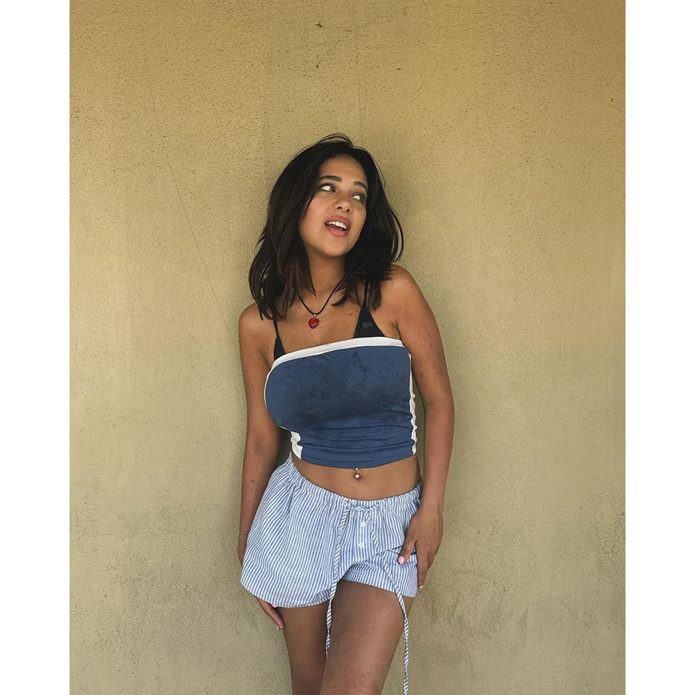 カジュアルなストライプデザインの女性用ショートパンツ クリーンフィットスタイル ルーズウエスト ワークウェアパンツ ポリエステル繊維 ポケット要素 非モールレプリカ