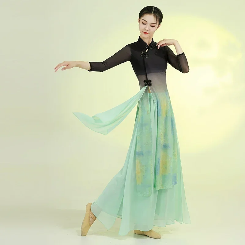 النمط الصيني Hanfu أزياء الرقص الكلاسيكي الإناث أنيقة مروحة الرقص يانغكو الملابس الدعاوى أداء ساحة ملابس رقص