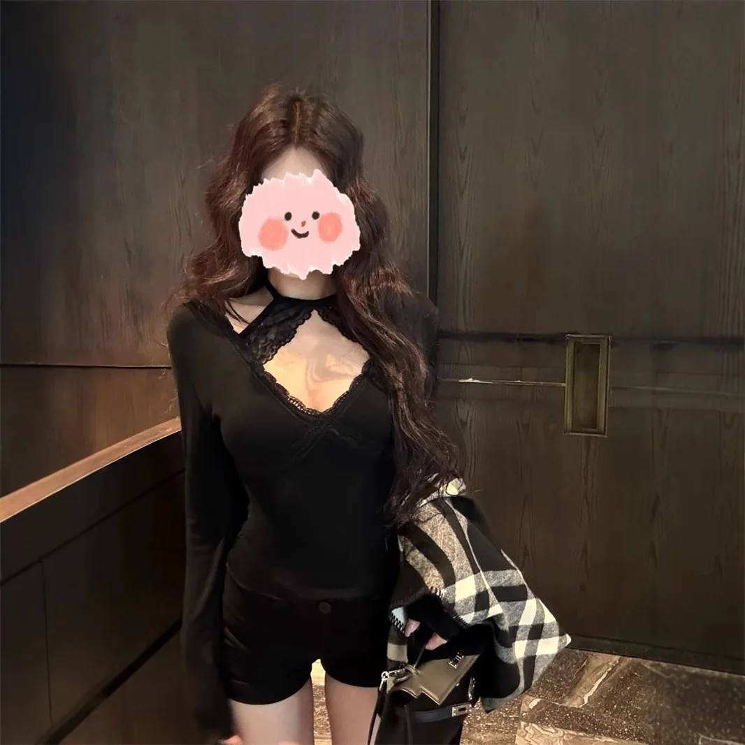 2026 New Lace Halter V Neck Long Sleeve Tee Women Spring Autumn Tight Fitting Black Undershirt Sweet Stylish Short Slim Base Top