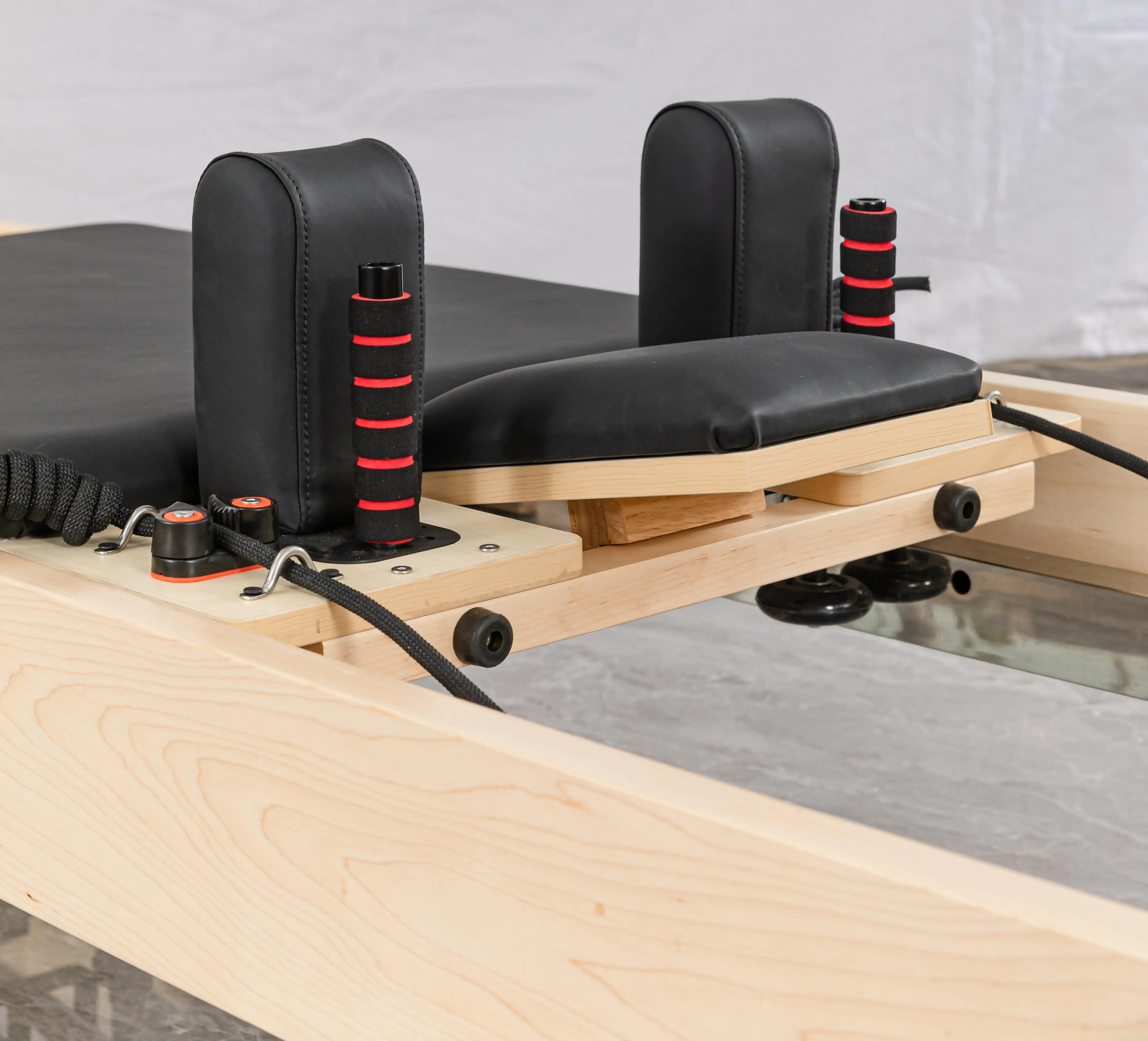 Maple Wood Core Bed Combined with Half High Tower Flexibility Suitable for Both Personal and Commercial Pilates Training