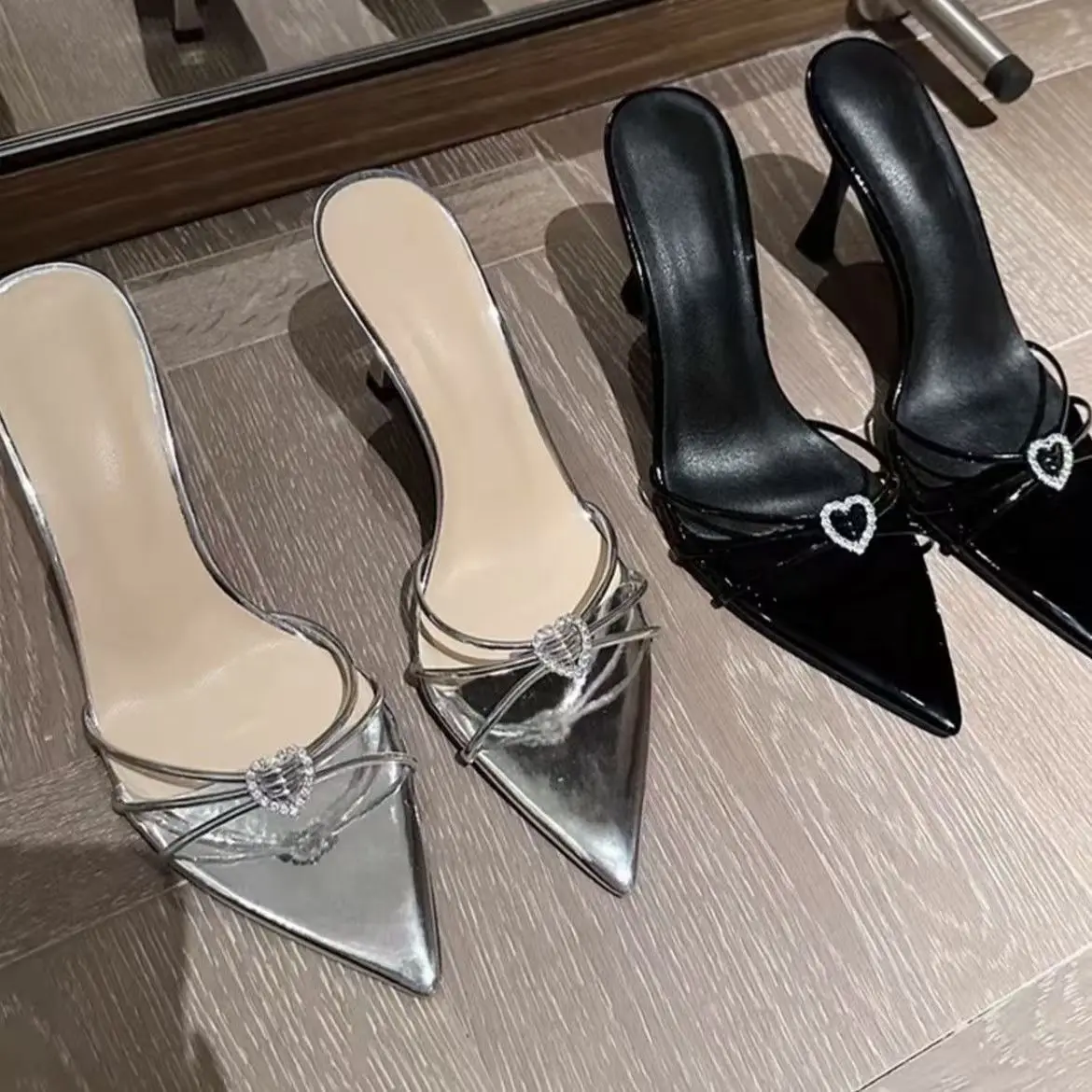 Summer 2026 Women's Fashionable High Heel Sandals Outdoor Wear Crossbody Diamond Love Heart Pointed Toe Slippers