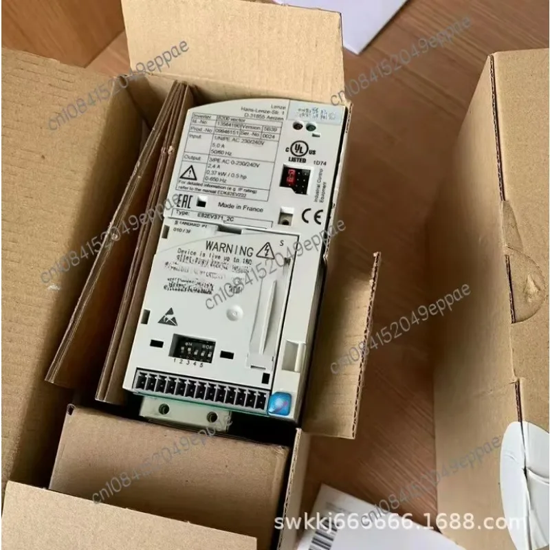 

E82EV371-2C Lenze 8200 frequency converter 0.37KW 220V with IO board original disassembly