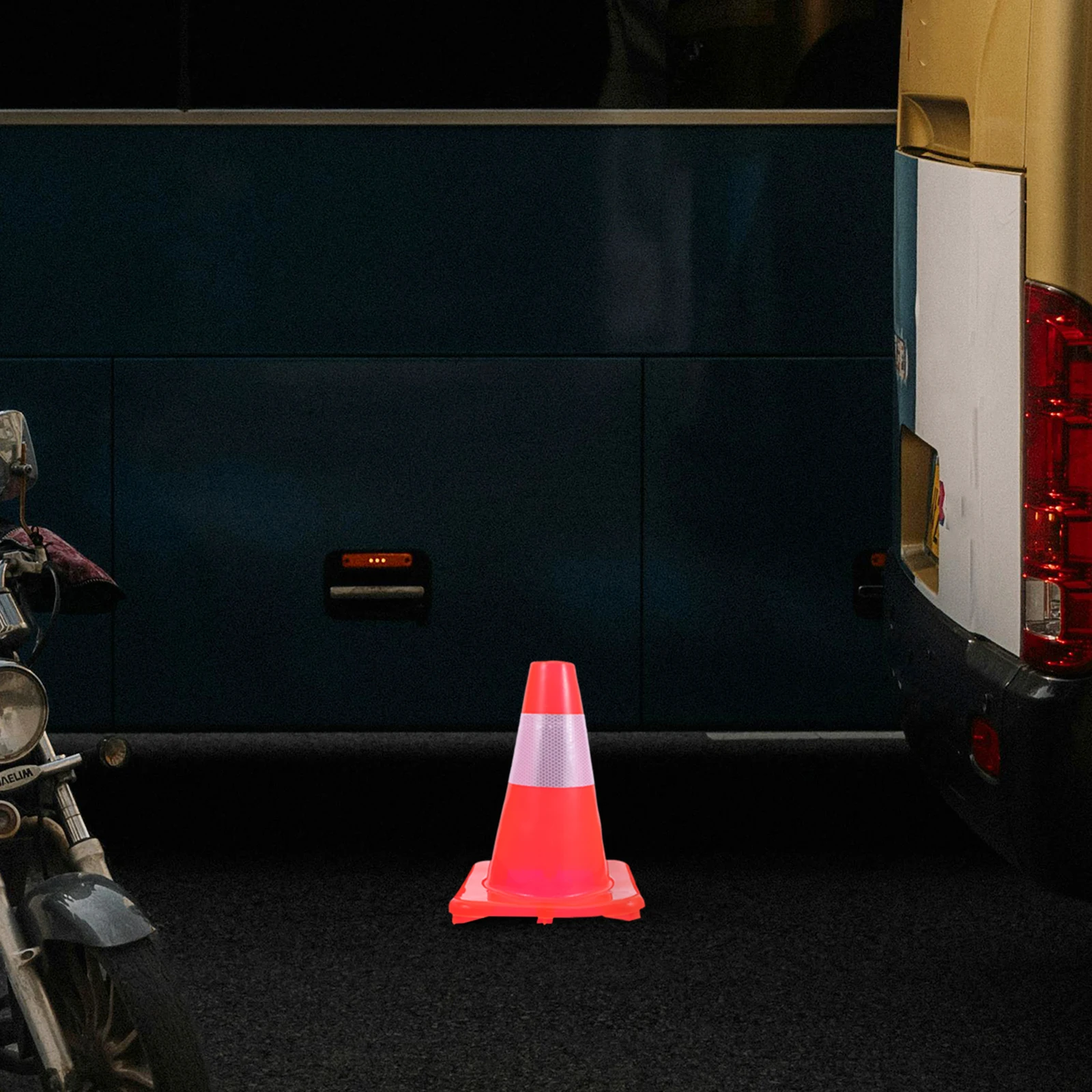 

Reflective Safety Cones Traffic Road Cone Highway Warning Plastic cones for sports training parking construction