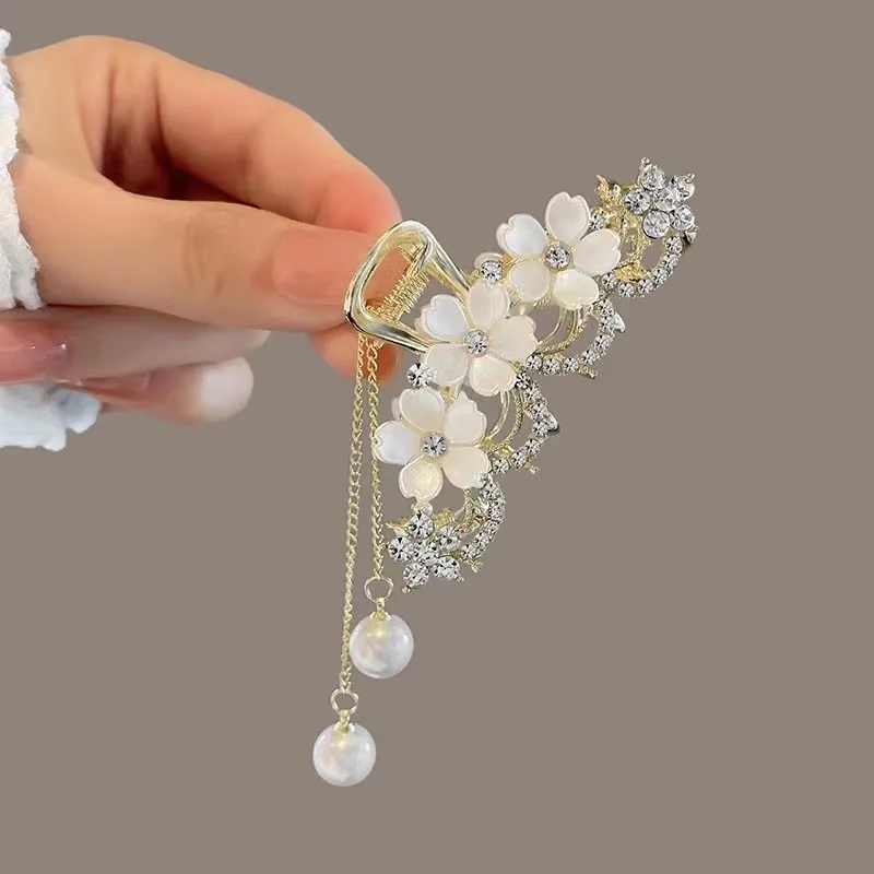 New Camellia Flower Rhinestones Temperament Imitation  Pearl Tassel Hair Claws for Women Sweet Elegant Metal Head Accessories image 2