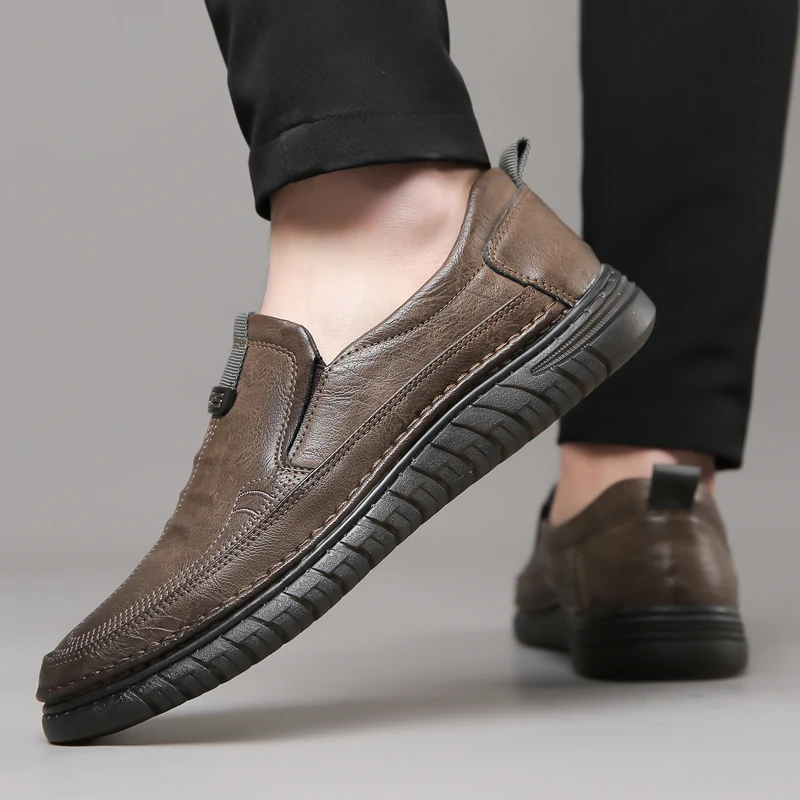 Herren-Slipper zum Hineinschlüpfen für den Alltag, leichte, bequeme Schuhe mit flexibler Sohle und atmungsaktivem Obermaterial, perfekt für – Detail 8
