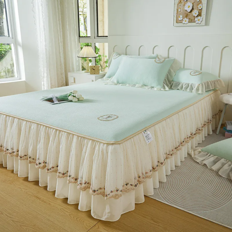 AI WINSURE Summer Bedspreads Cool Bed Mat Washable Lace Ruffle Bed Skirt Queen King Size Bed Cover with 2 Pillowcases